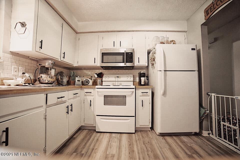 732 Miltondale Road Macclenny, FL 32063 - Photo 7 of 27 Kitchen