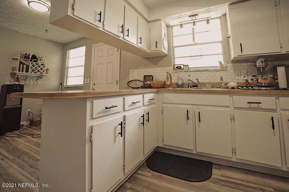 732 Miltondale Road Macclenny, FL 32063 - Photo 8 of 27 Kitchen Bar