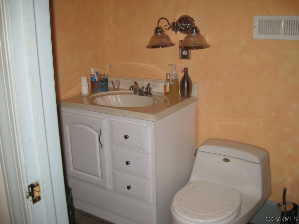 8100 Holdsworth Road Disputanta, VA 23842 - Photo 18 of 24 Gallery Image 18