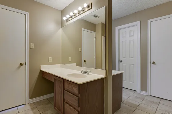 $1,695 | 7427 Northallerton, Converse, TX 78109