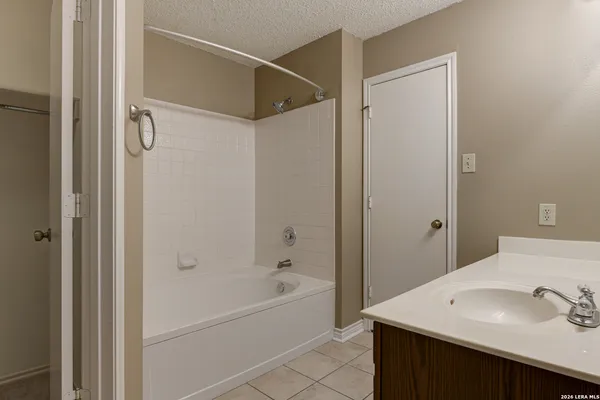 $1,695 | 7427 Northallerton, Converse, TX 78109