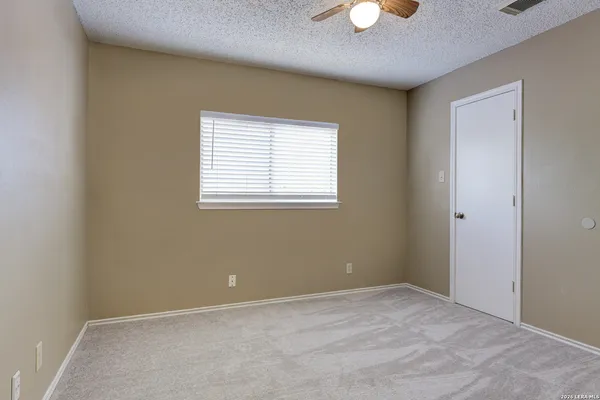 $1,695 | 7427 Northallerton, Converse, TX 78109