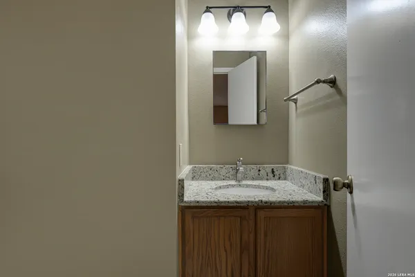 $1,695 | 7427 Northallerton, Converse, TX 78109