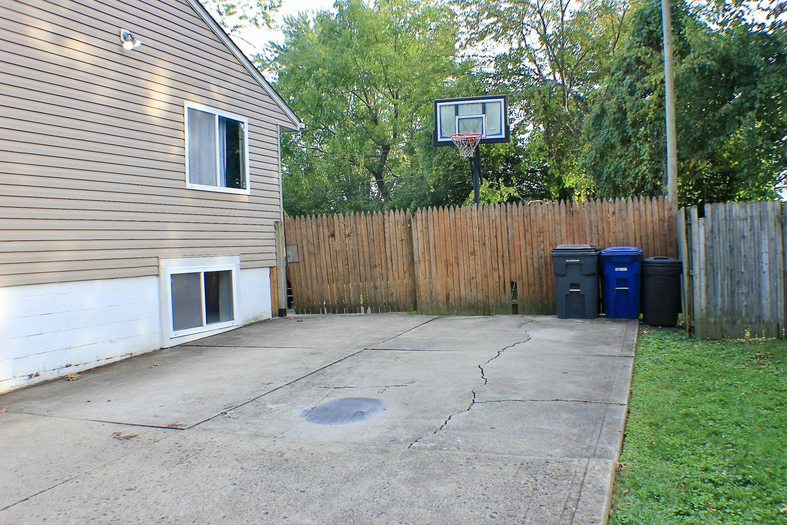 653 Fairholme Road Columbus, OH 43230 - Photo 20 of 20 IMG_3153