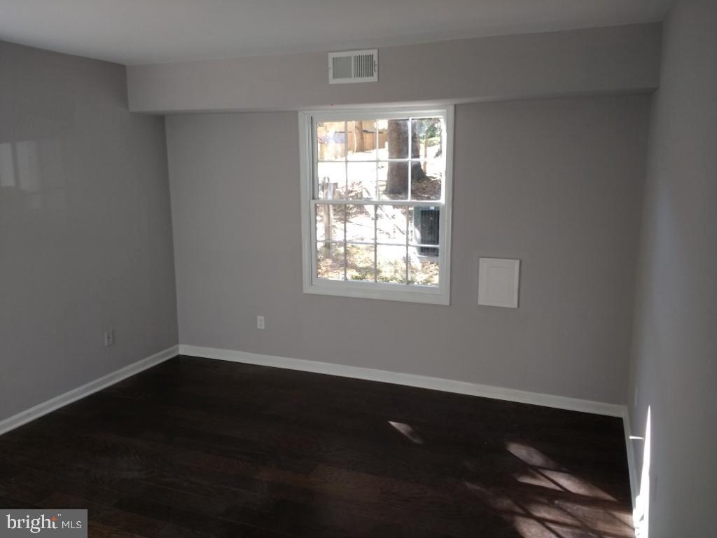 8110 J Colony Point Road, Unit 222 Springfield, VA 22152 - Photo 11 of 23 Bedroom