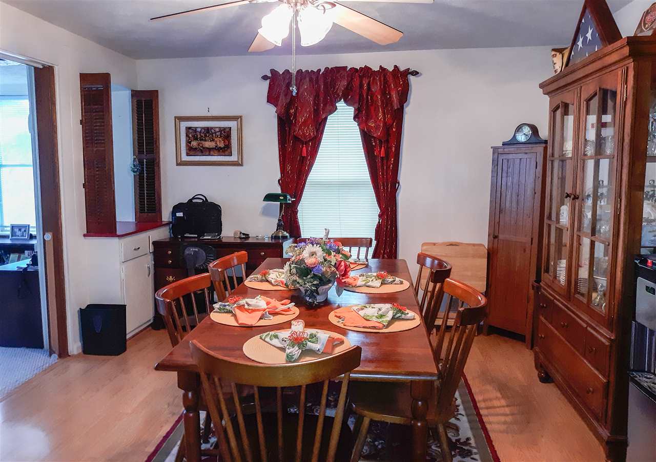 514 Oak Hill Road Staunton, VA 24401 - Photo 11 of 43 a dining room with furniture and window