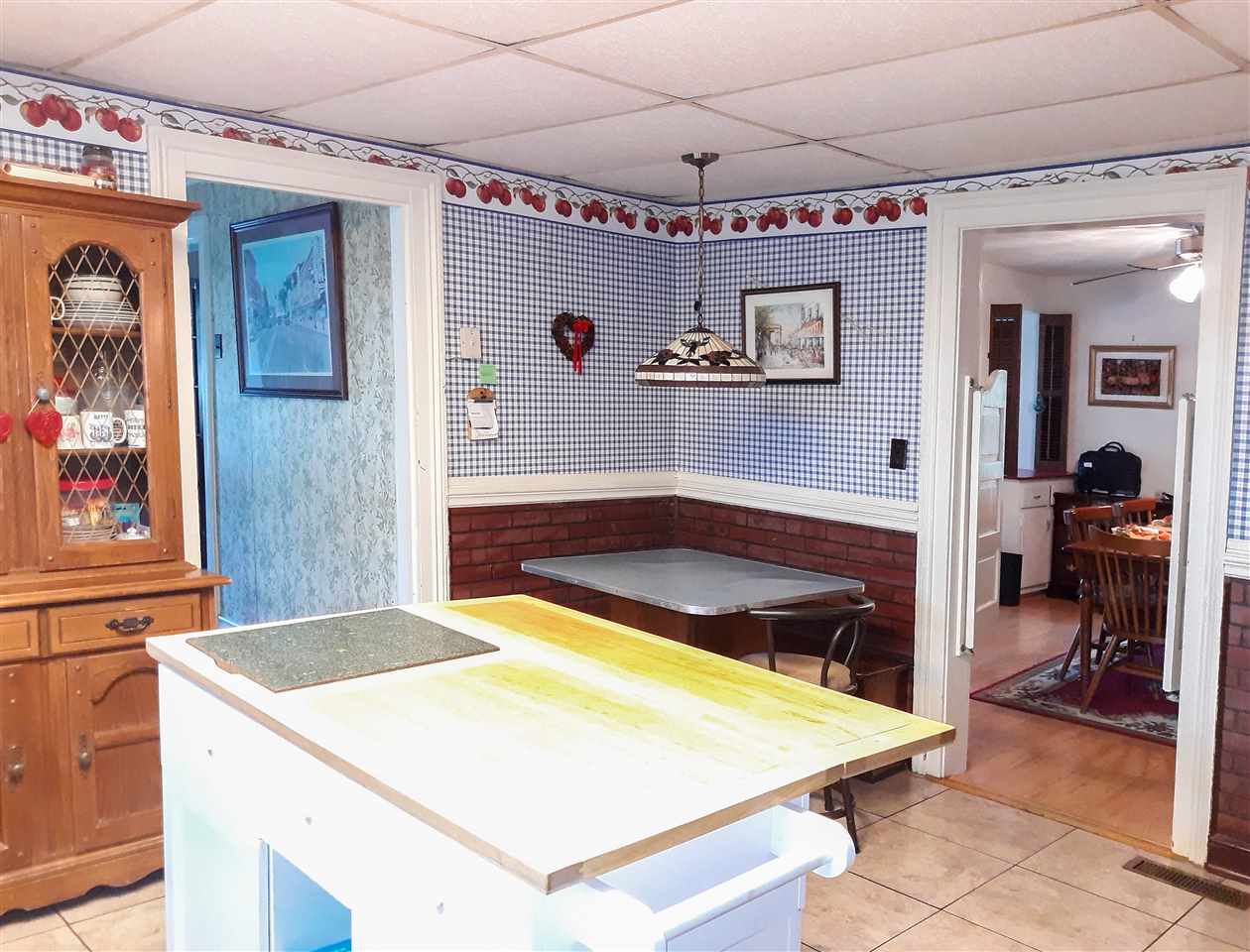 514 Oak Hill Road Staunton, VA 24401 - Photo 19 of 43 a room with pool table and a stove