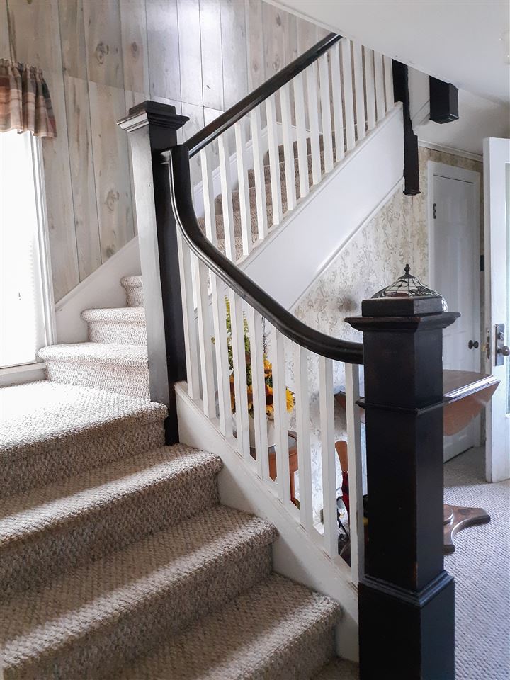 514 Oak Hill Road Staunton, VA 24401 - Photo 20 of 43 a view of entryway