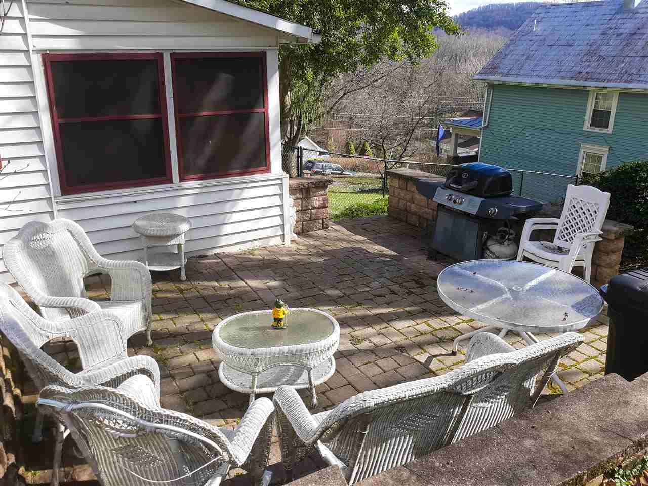 514 Oak Hill Road Staunton, VA 24401 - Photo 40 of 43 a view of a backyard with table and chairs
