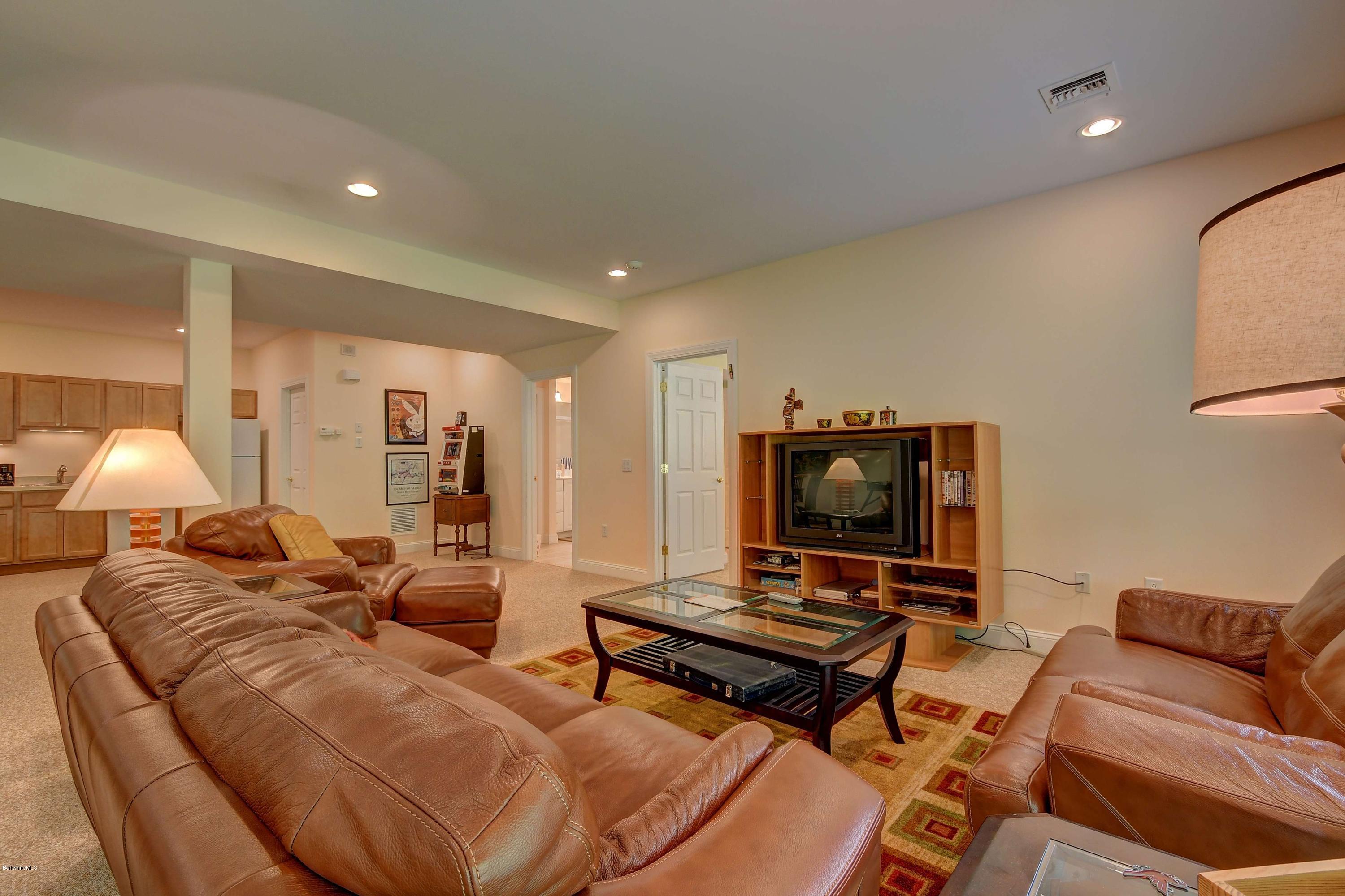 509 Red Barn Road Dalton, MA 01226 - Photo 22 of 29 Family Room