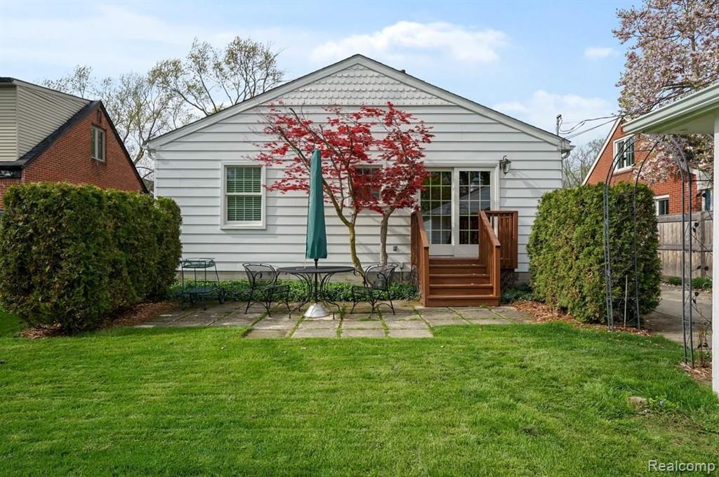 2264 Manchester Road Birmingham, MI 48009 - Photo 22 of 24