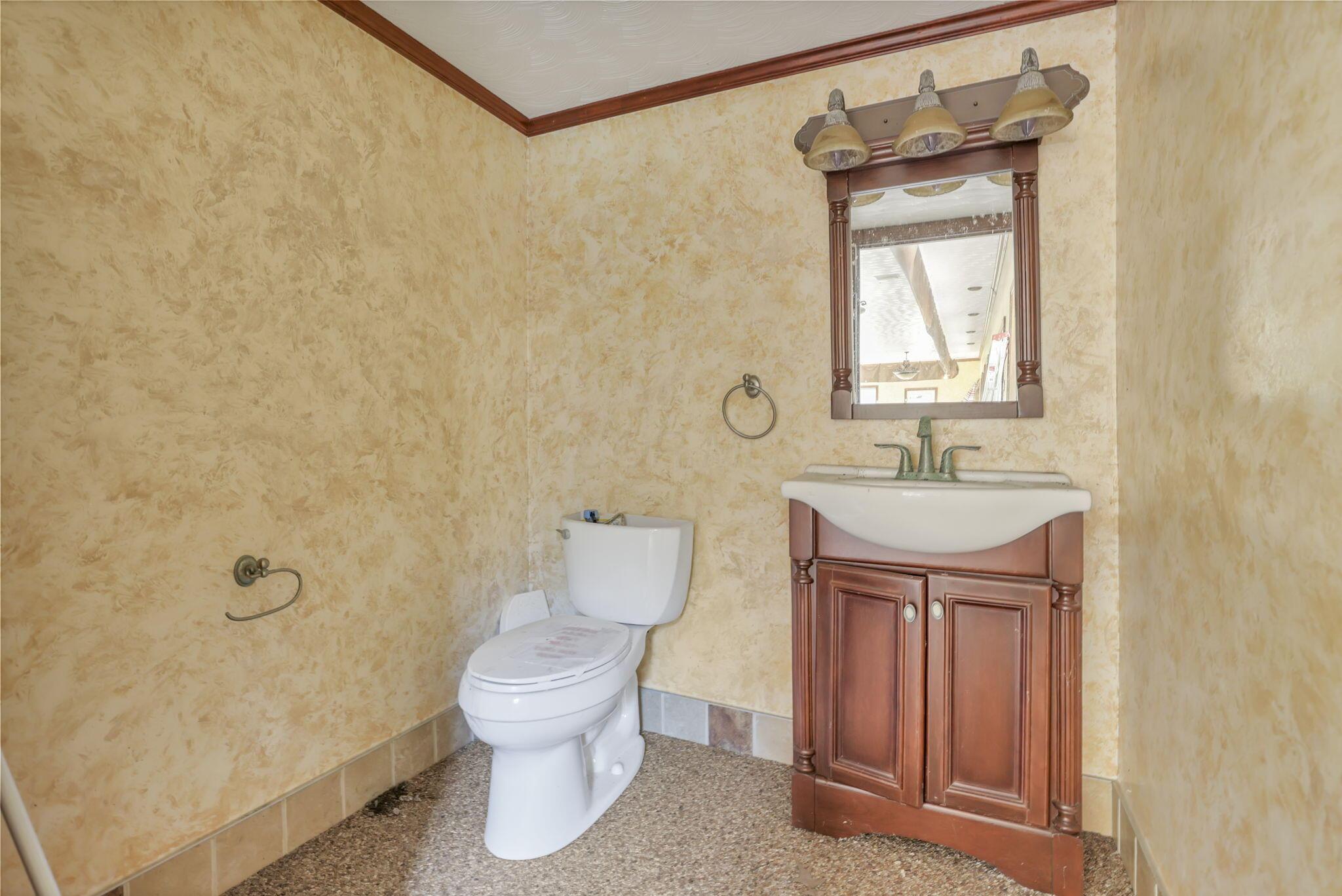 10485 Shipley Road Johnstown, OH 43031 - Photo 76 of 127 Bath Room in Pool House