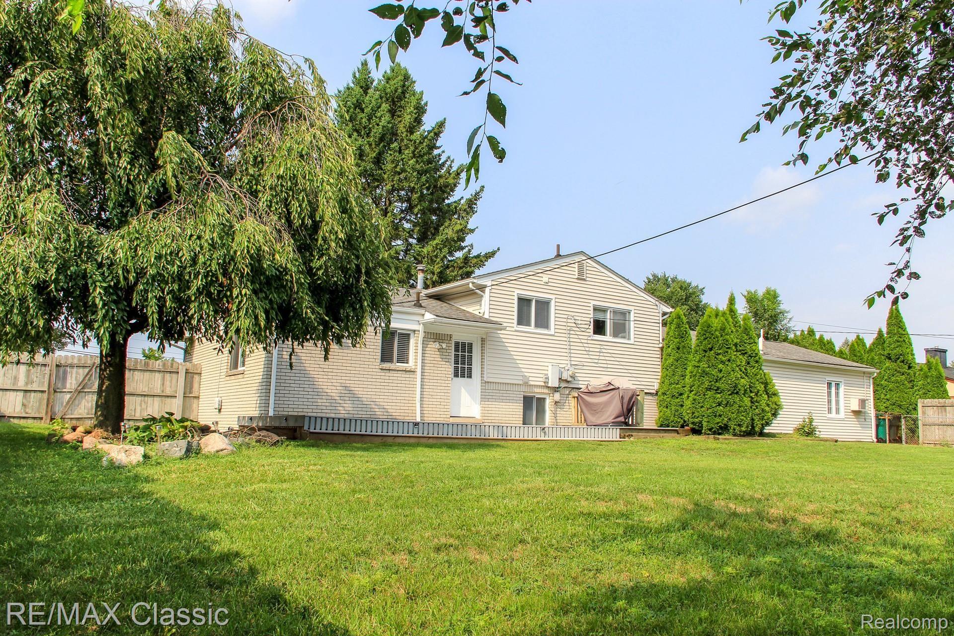 40611 West 10 Mile Road Novi, MI 48375 - Photo 3 of 42 tenmileback.jpg