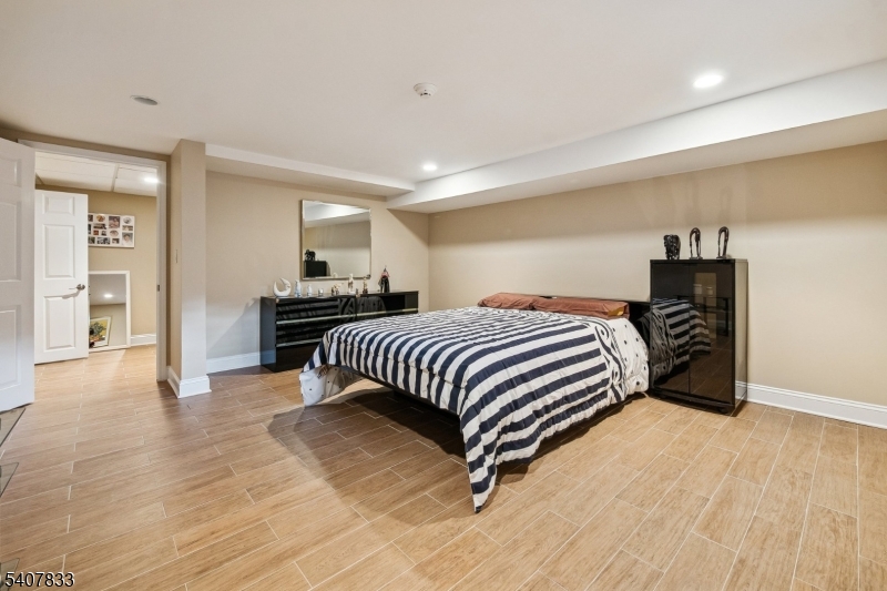 50 Cayuga Way Short Hills, NJ 07078 - Photo 29 of 36