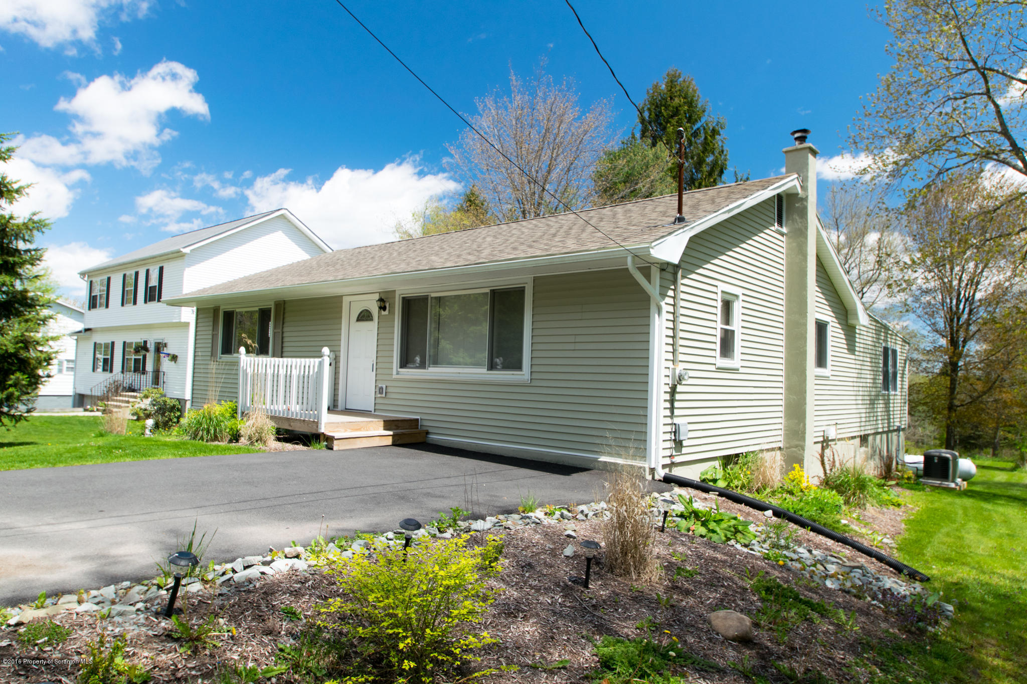 612 Gardner Road Moscow, PA 18444 - Photo 5 of 32 Gallery Image 5