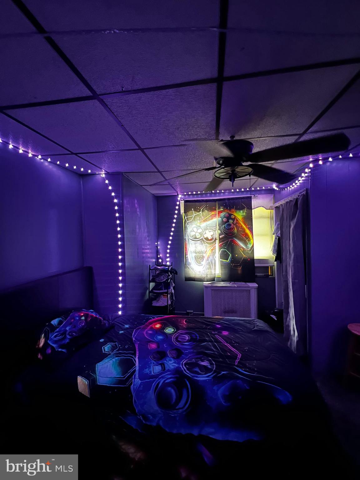 7146 Marsden Street Philadelphia, PA 19135 - Photo 16 of 22 a room with furniture