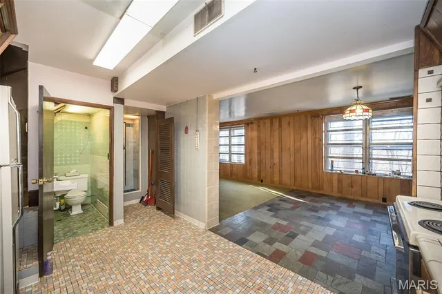 $275,000 | 3512 East Rock Creek Road, Imperial, MO 63052