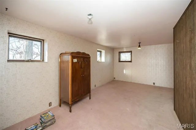 $275,000 | 3512 East Rock Creek Road, Imperial, MO 63052