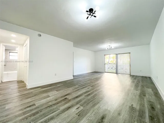 $2,500 | 2005 Sans Souci Boulevard, Unit 107, North Miami, FL 33181