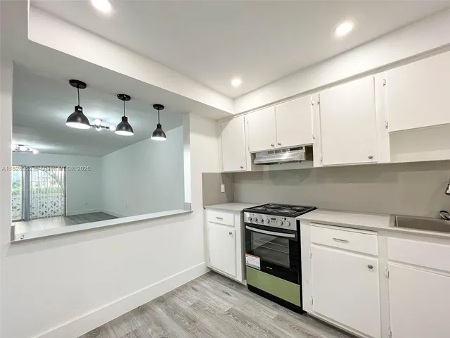 $2,500 | 2005 Sans Souci Boulevard, Unit 107, North Miami, FL 33181