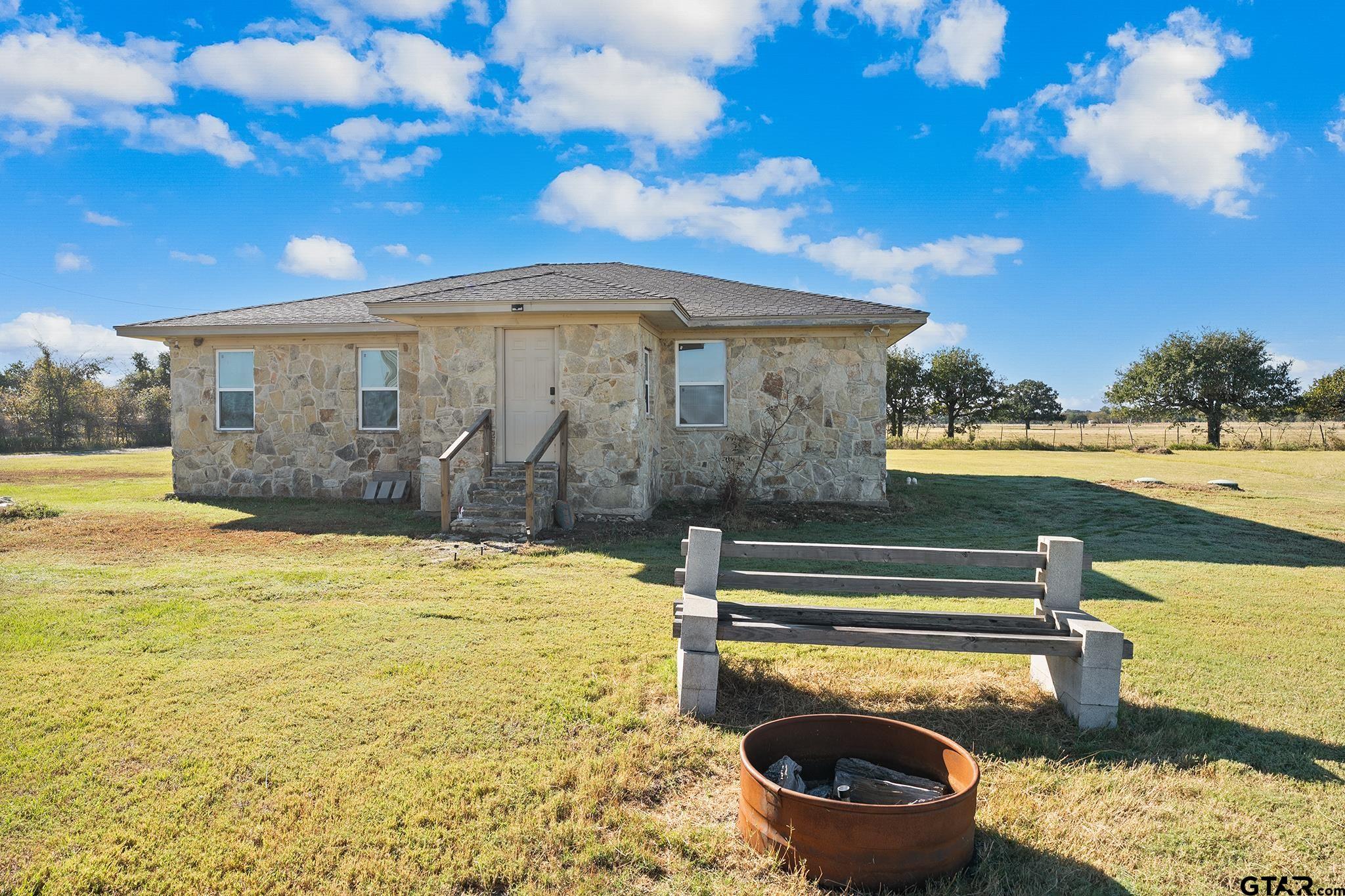 17215 Tarlton Road Mabank, TX 75147 - Photo 5 of 34