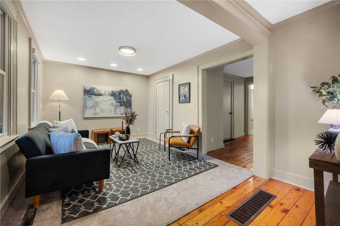96 Richmond Street Rochester, NY 14607 - Photo 8 of 29