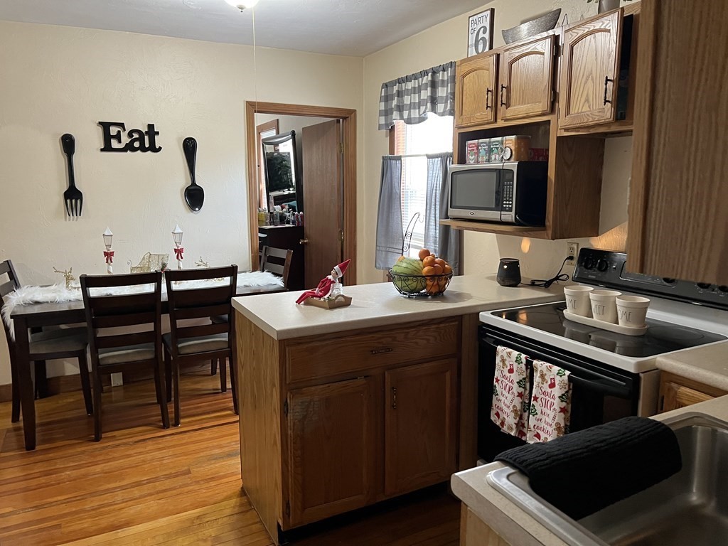 288 Locust Street Fall River, MA 02720 - Photo 4 of 20 Gallery Image 4