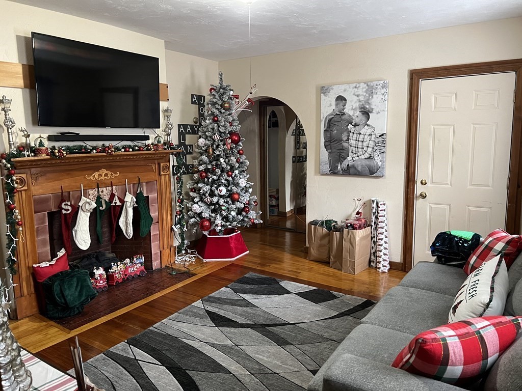 288 Locust Street Fall River, MA 02720 - Photo 5 of 20 Gallery Image 5