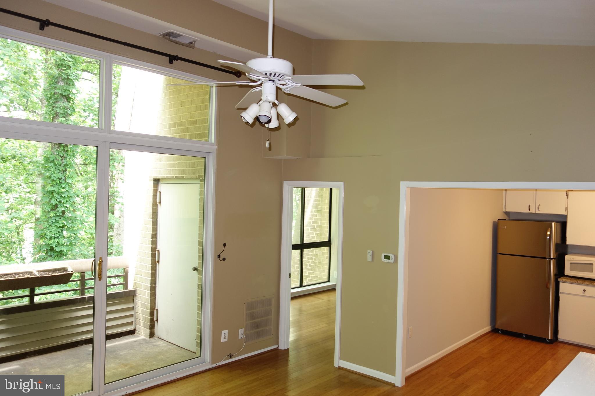 2114 Green Watch Way, Unit 301 Reston, VA 20191 - Photo 5 of 34 15 foot vaulted celings