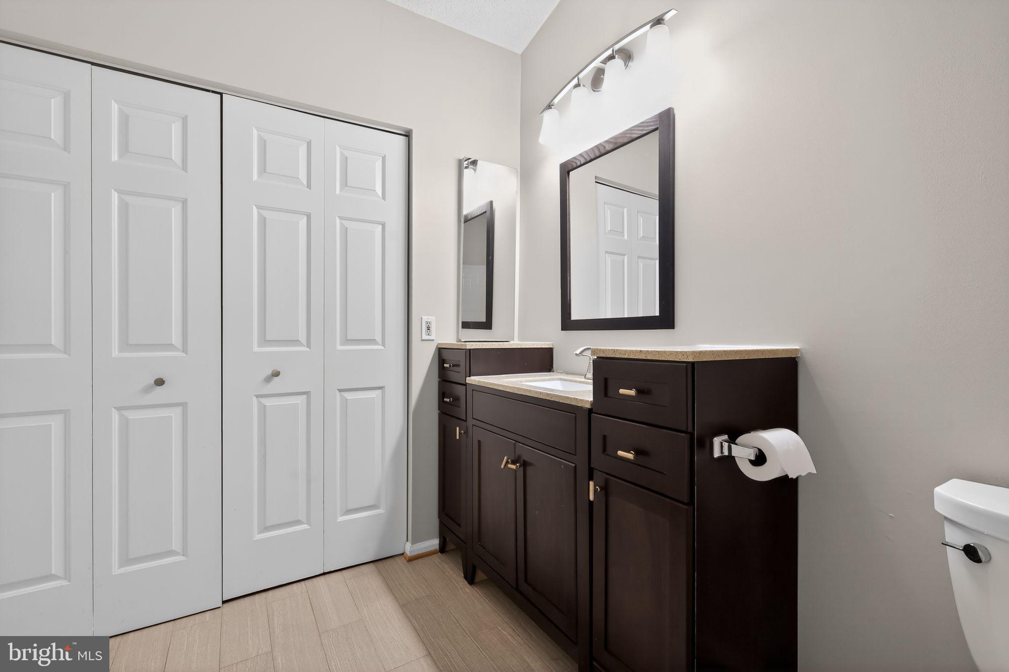 808 Suffield Drive Gaithersburg, MD 20878 - Photo 19 of 25 2nd bath