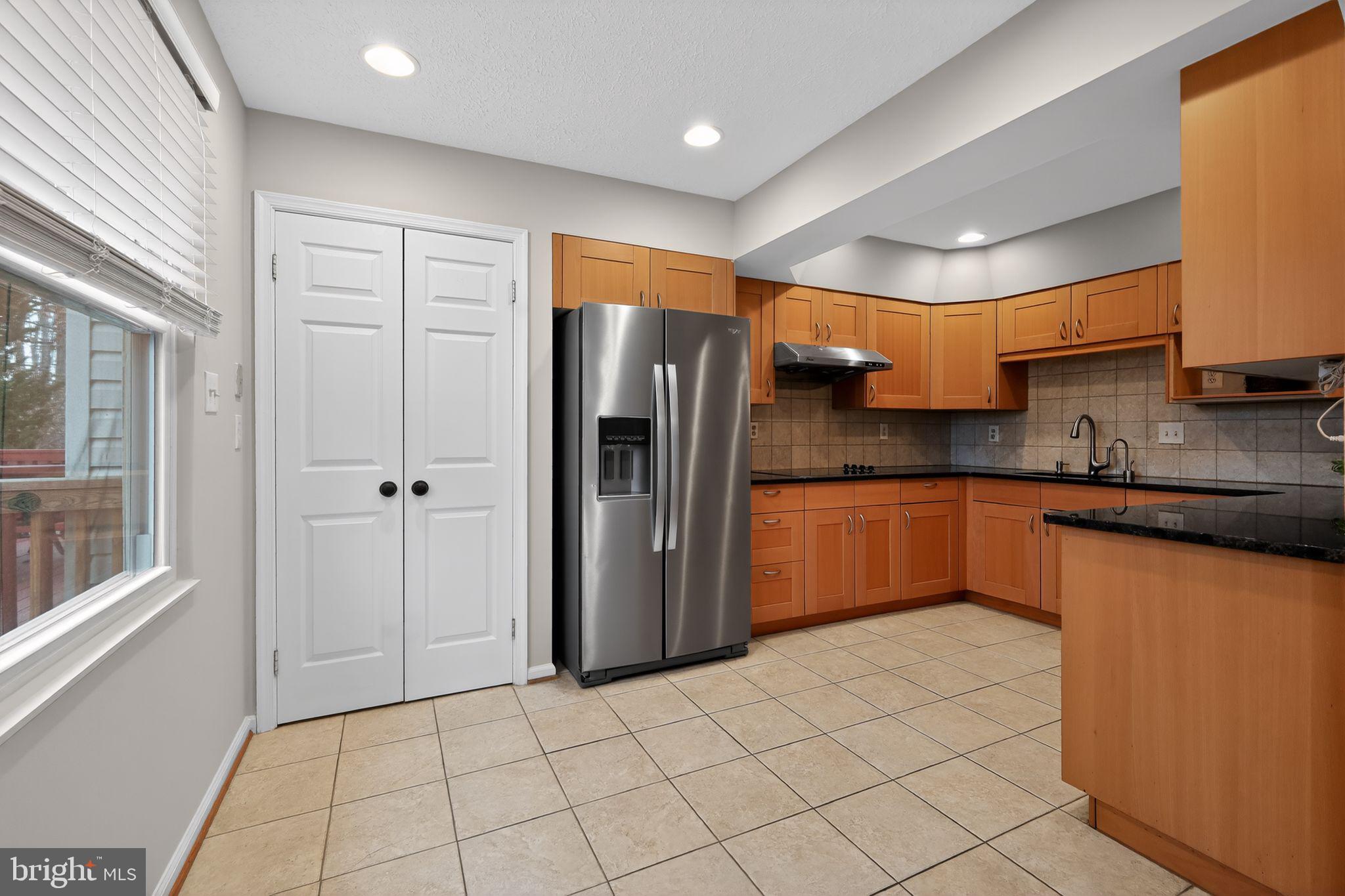 808 Suffield Drive Gaithersburg, MD 20878 - Photo 9 of 25 Eat in Kitchen with Pantry