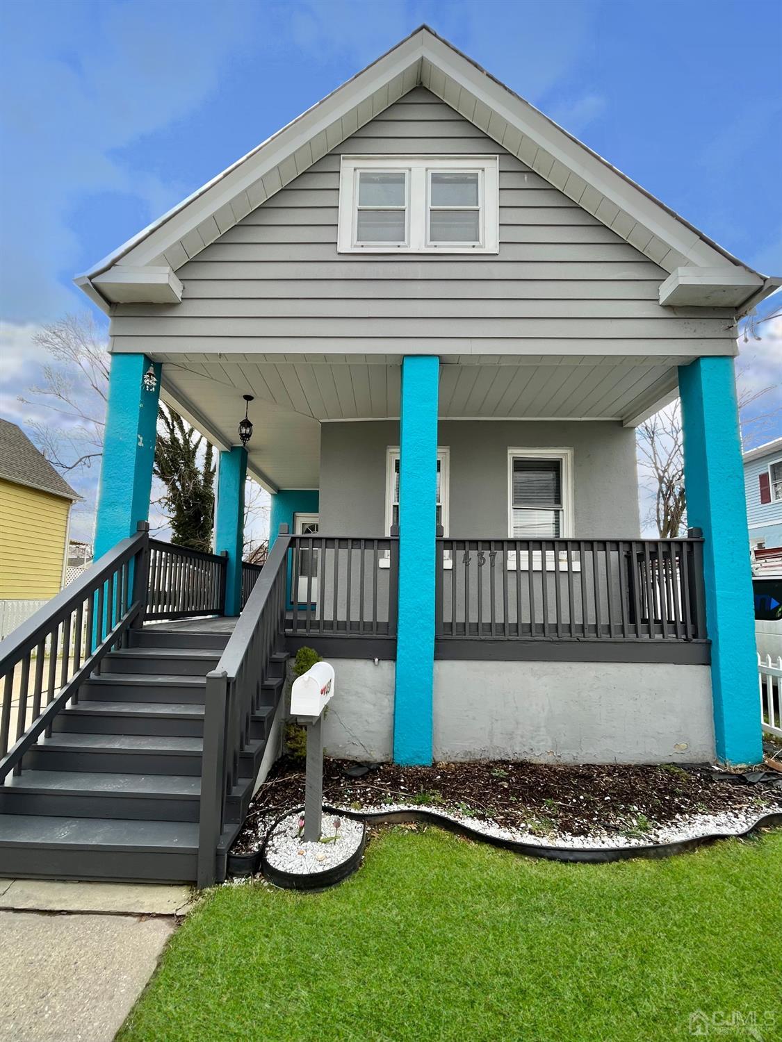 37 Thomas Street Perth Amboy, NJ 08861 - Photo 1 of 30 a front view of a house with garden