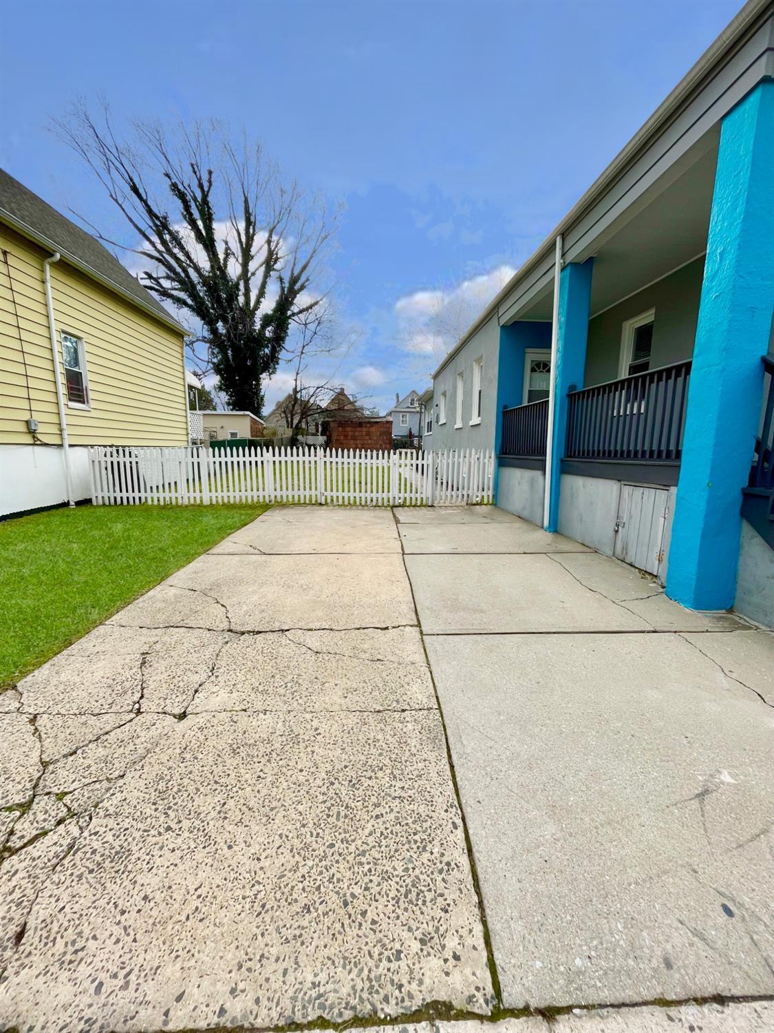 37 Thomas Street Perth Amboy, NJ 08861 - Photo 25 of 30 a view of a backyard with a garden