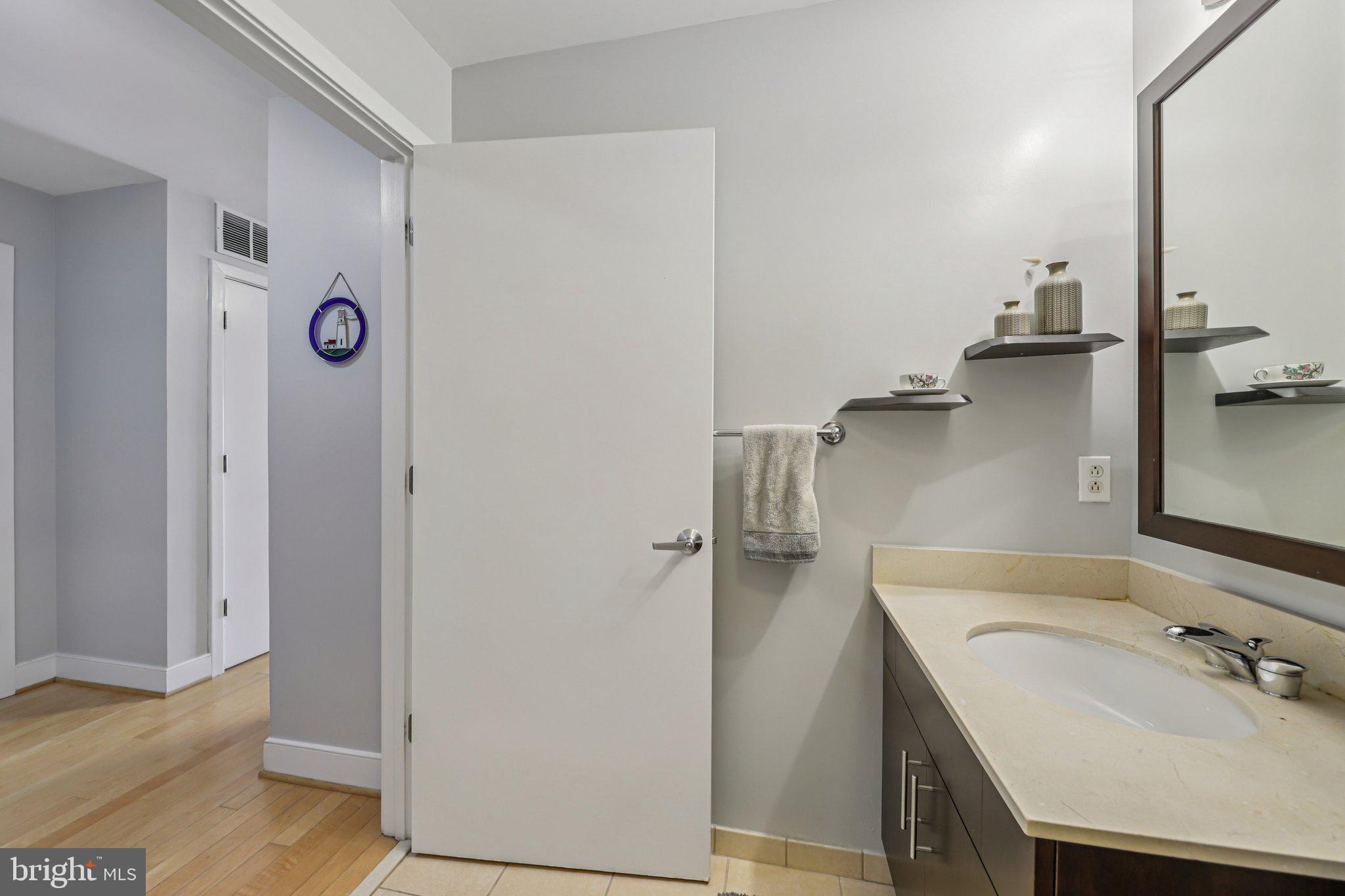 910 M Street Northwest, Unit 918 Washington, DC 20001 - Photo 19 of 44