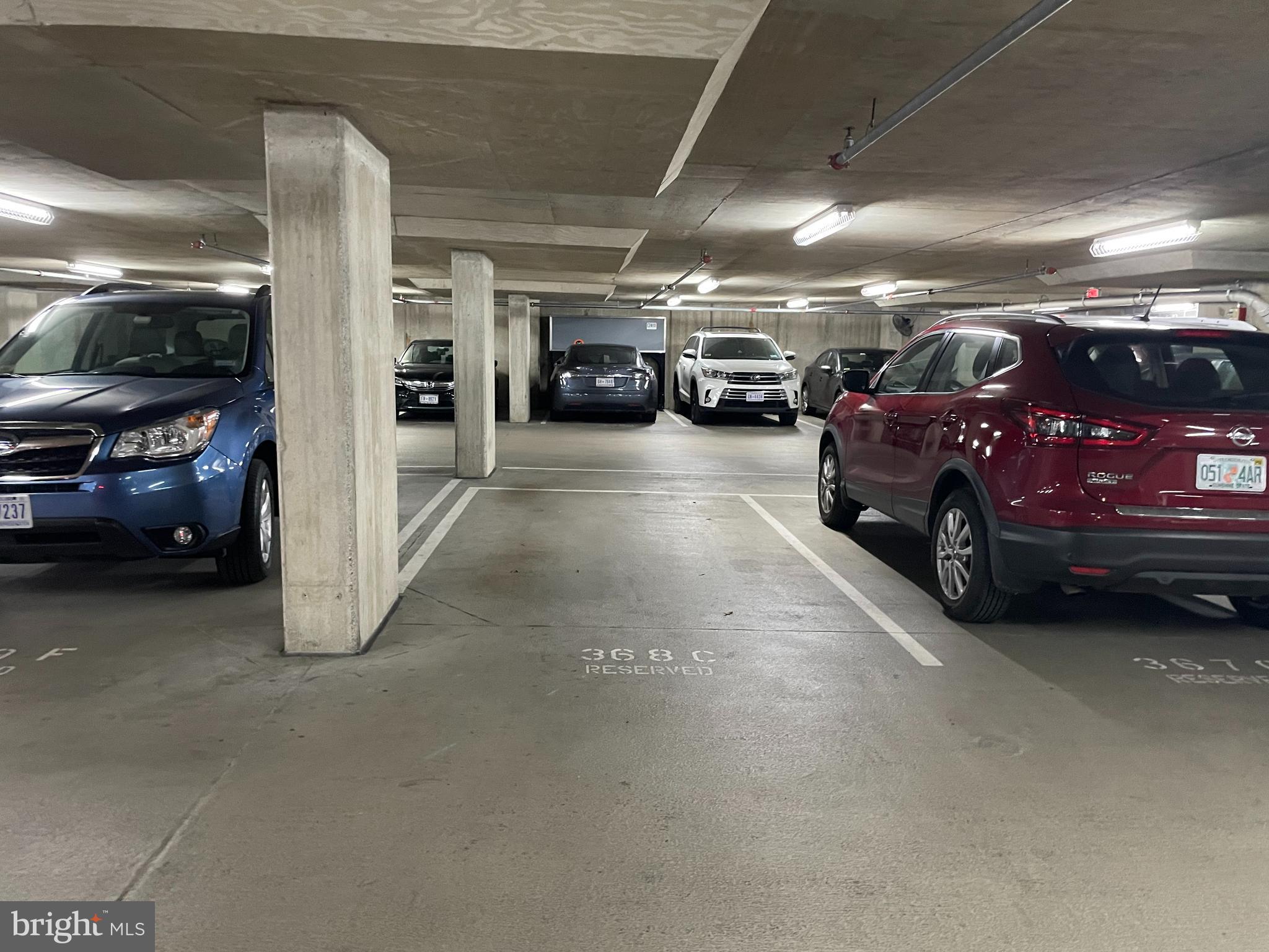 910 M Street Northwest, Unit 918 Washington, DC 20001 - Photo 36 of 44 Drive through parking space!