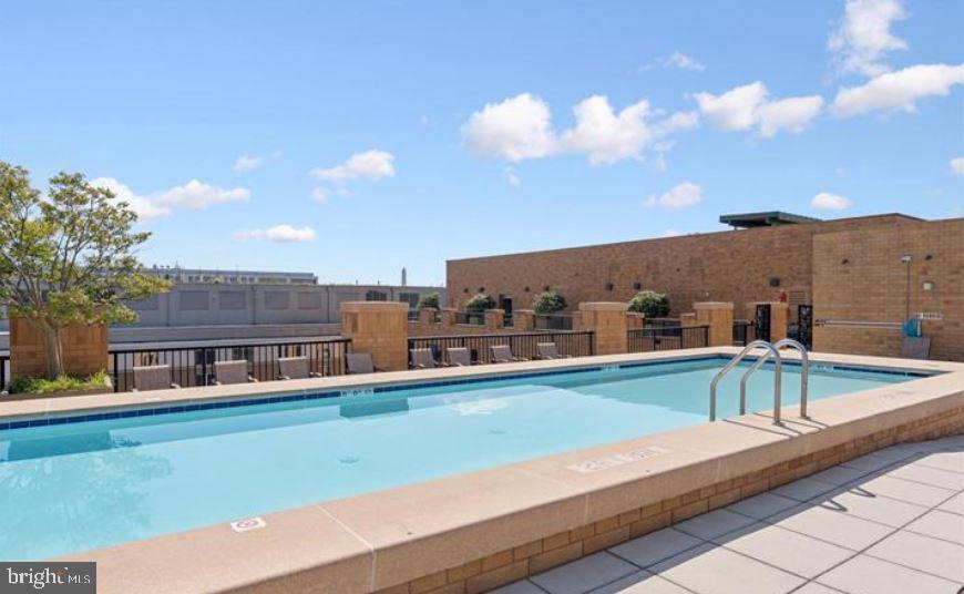 910 M Street Northwest, Unit 918 Washington, DC 20001 - Photo 41 of 44 Community pool
