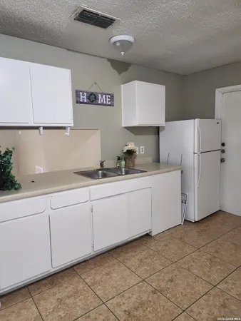 $1,295 | 4044 Indian Sunrise, San Antonio, TX 78244