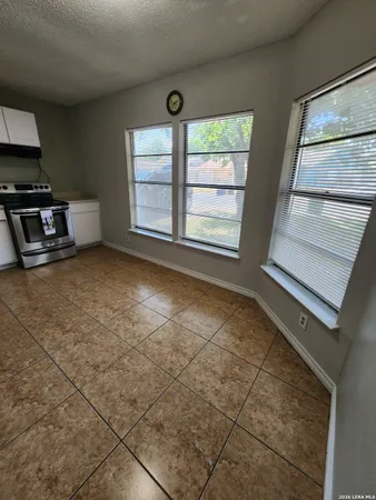 $1,295 | 4044 Indian Sunrise, San Antonio, TX 78244