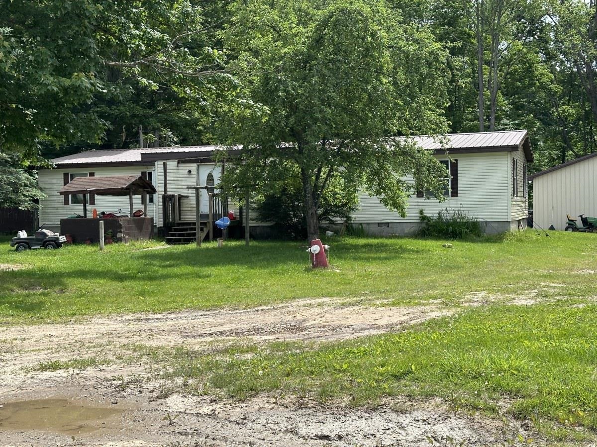 2724 35 1/2 Road Cadillac, MI 49601 - Photo 6 of 10 Gallery Image 6