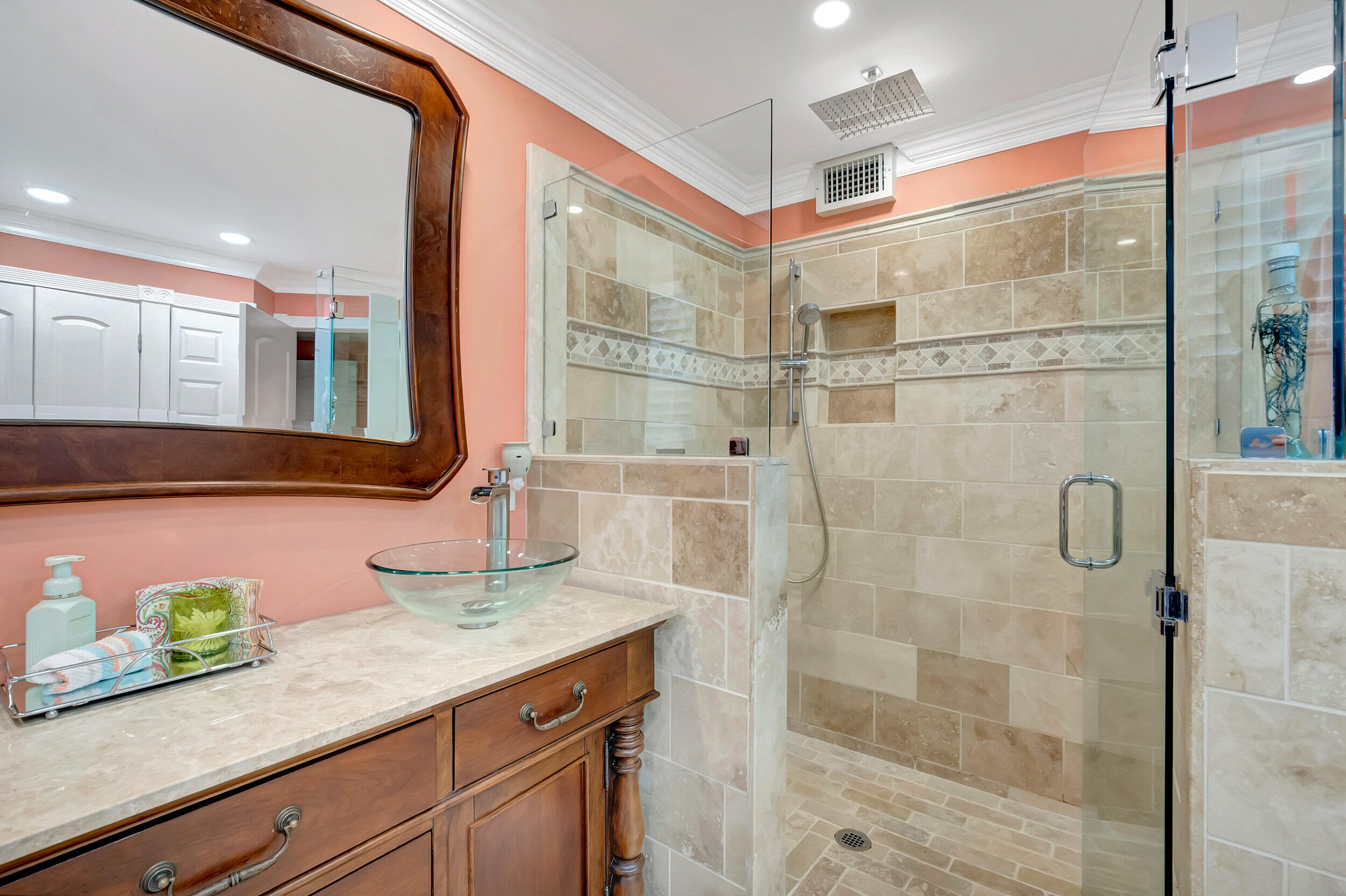 6395 Via Rosa Boca Raton, FL 33433 - Photo 11 of 29 Primary Bath