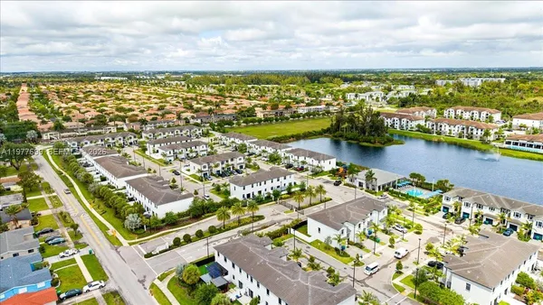 $3,700 | 20344 Northwest 6th Place, Miami Gardens, FL 33169