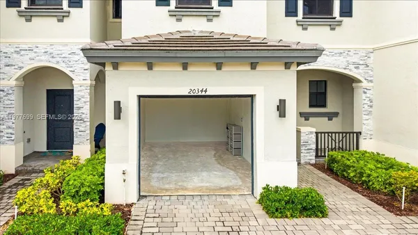 $3,700 | 20344 Northwest 6th Place, Miami Gardens, FL 33169