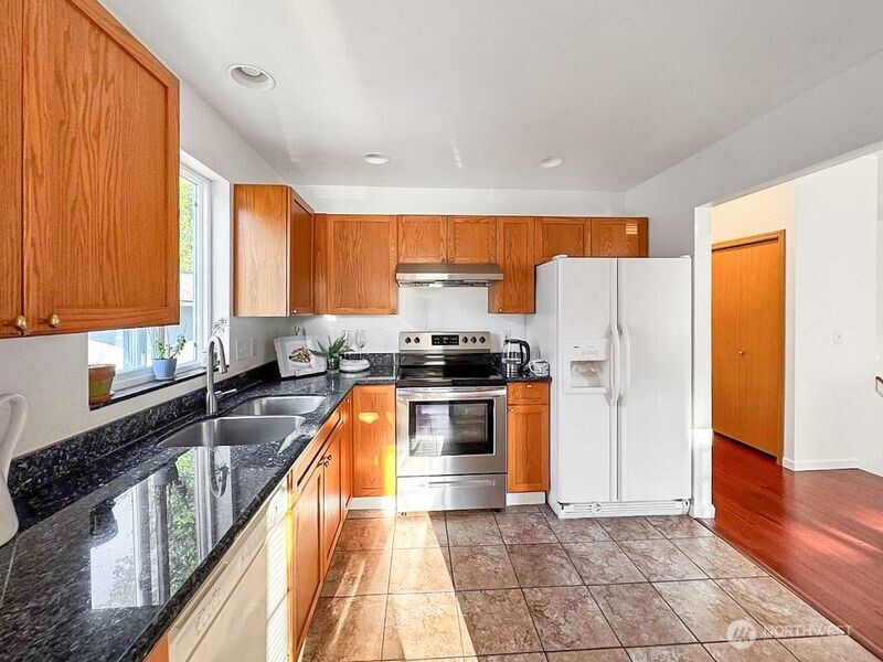 7932 Delridge Way Southwest Seattle, WA 98106 - Photo 10 of 21 Gallery Image 10