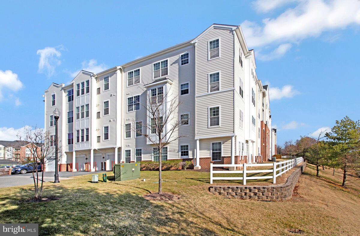 7325 Brookview Road, Unit 403 Elkridge, MD 21075 - Photo 38 of 65 Exterior Side/Back