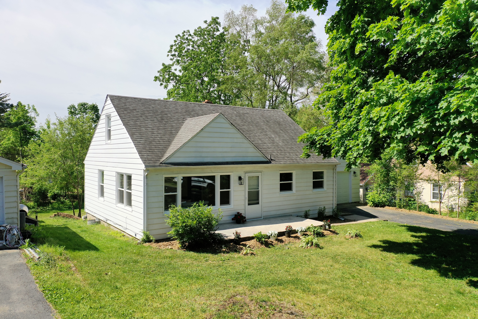 403 Highview Drive Fox River Grove, IL 60021 - Photo 17 of 18 front view of a house with a yard