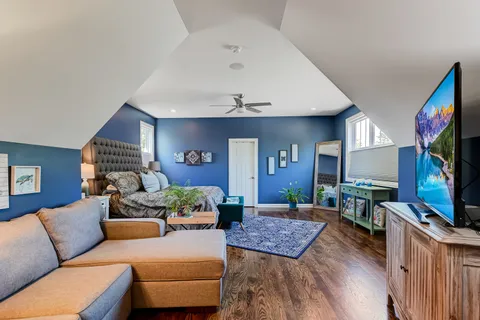$1,299,000 | 5607 Hillcrest Road, Downers Grove, IL 60516