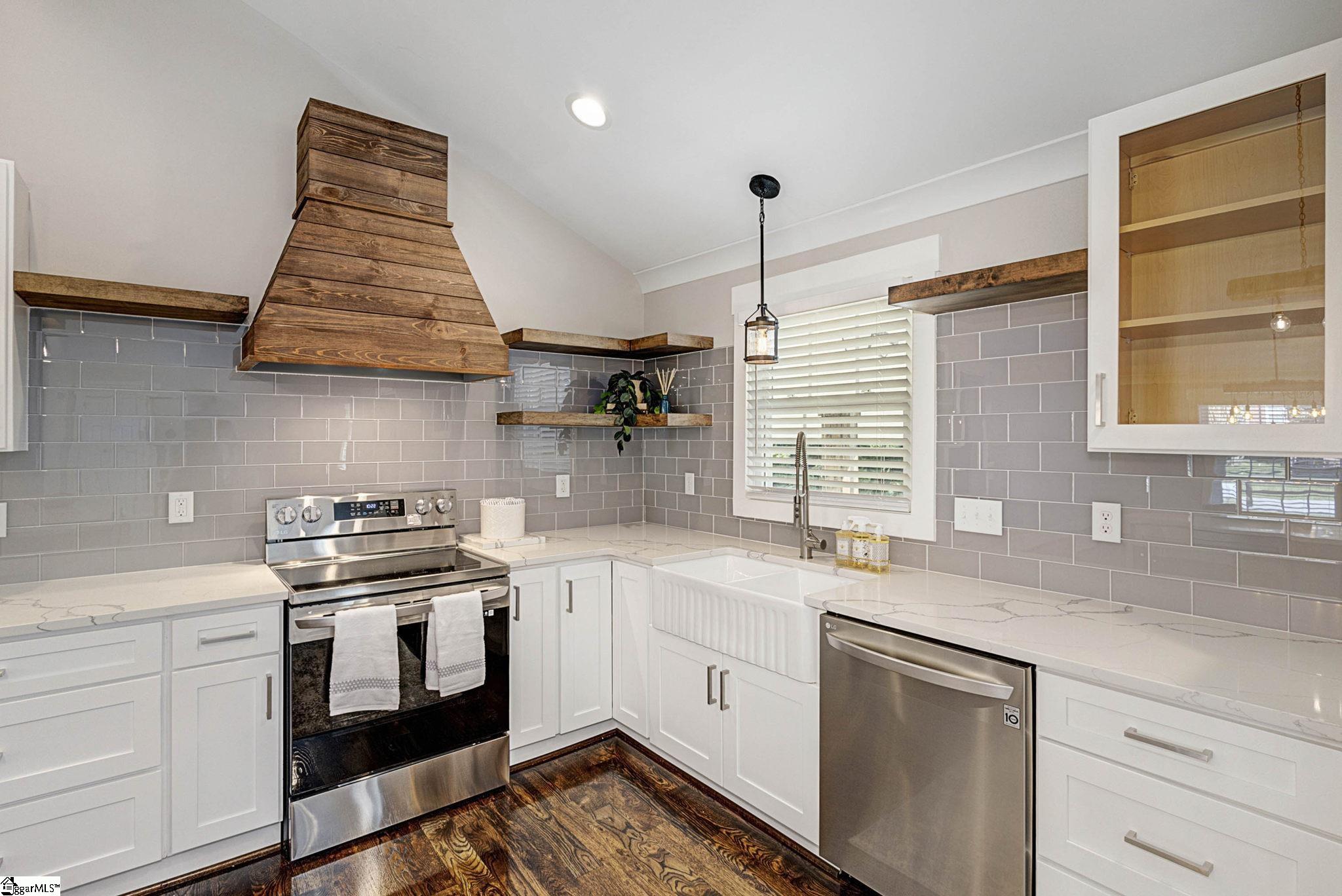201 Rollingreen Road Greenville, SC 29615 - Photo 11 of 36 Gallery Image 11