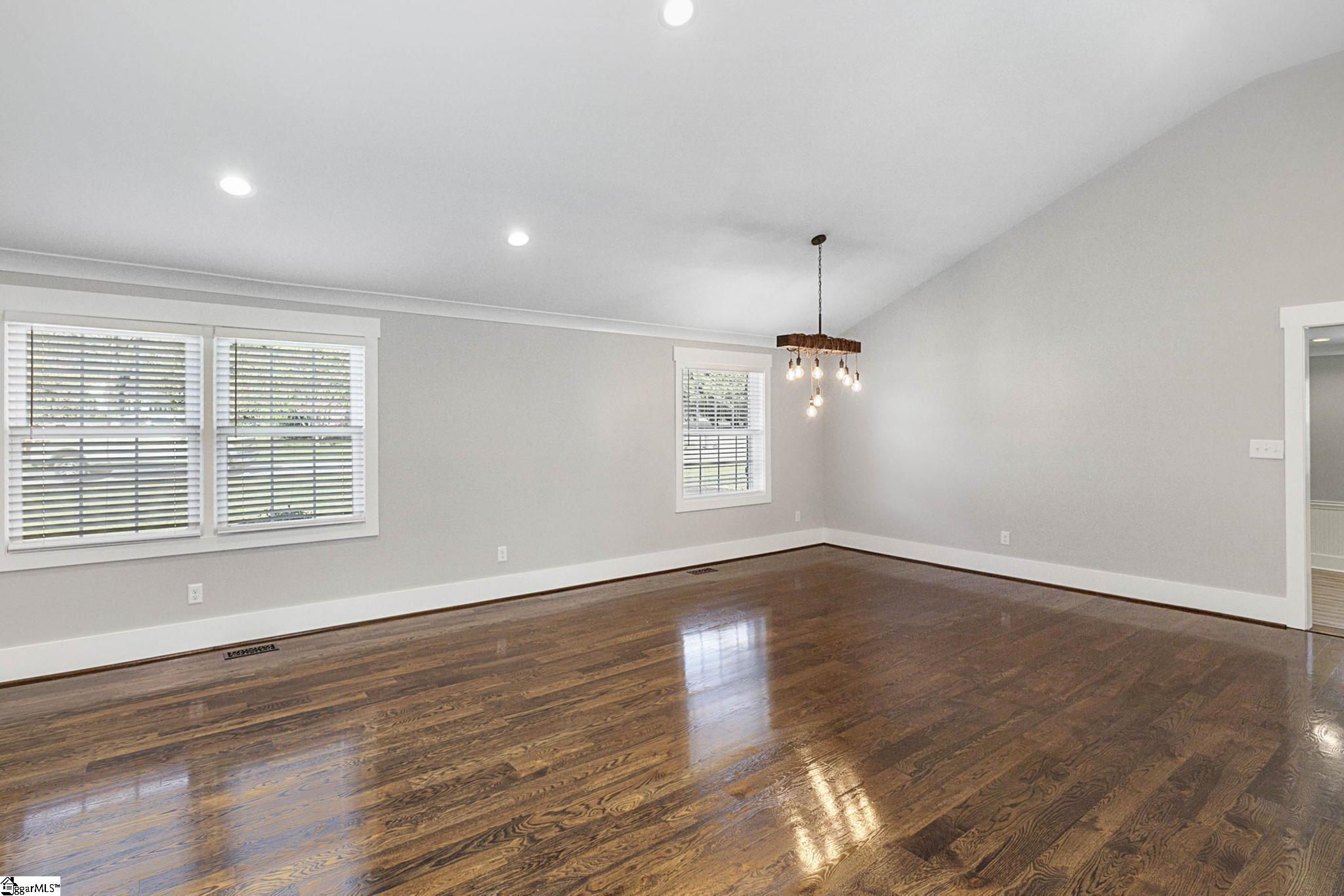 201 Rollingreen Road Greenville, SC 29615 - Photo 13 of 36 Gallery Image 13