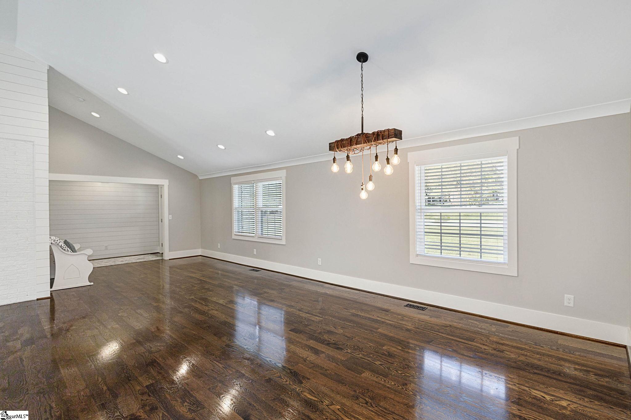 201 Rollingreen Road Greenville, SC 29615 - Photo 14 of 36 Gallery Image 14