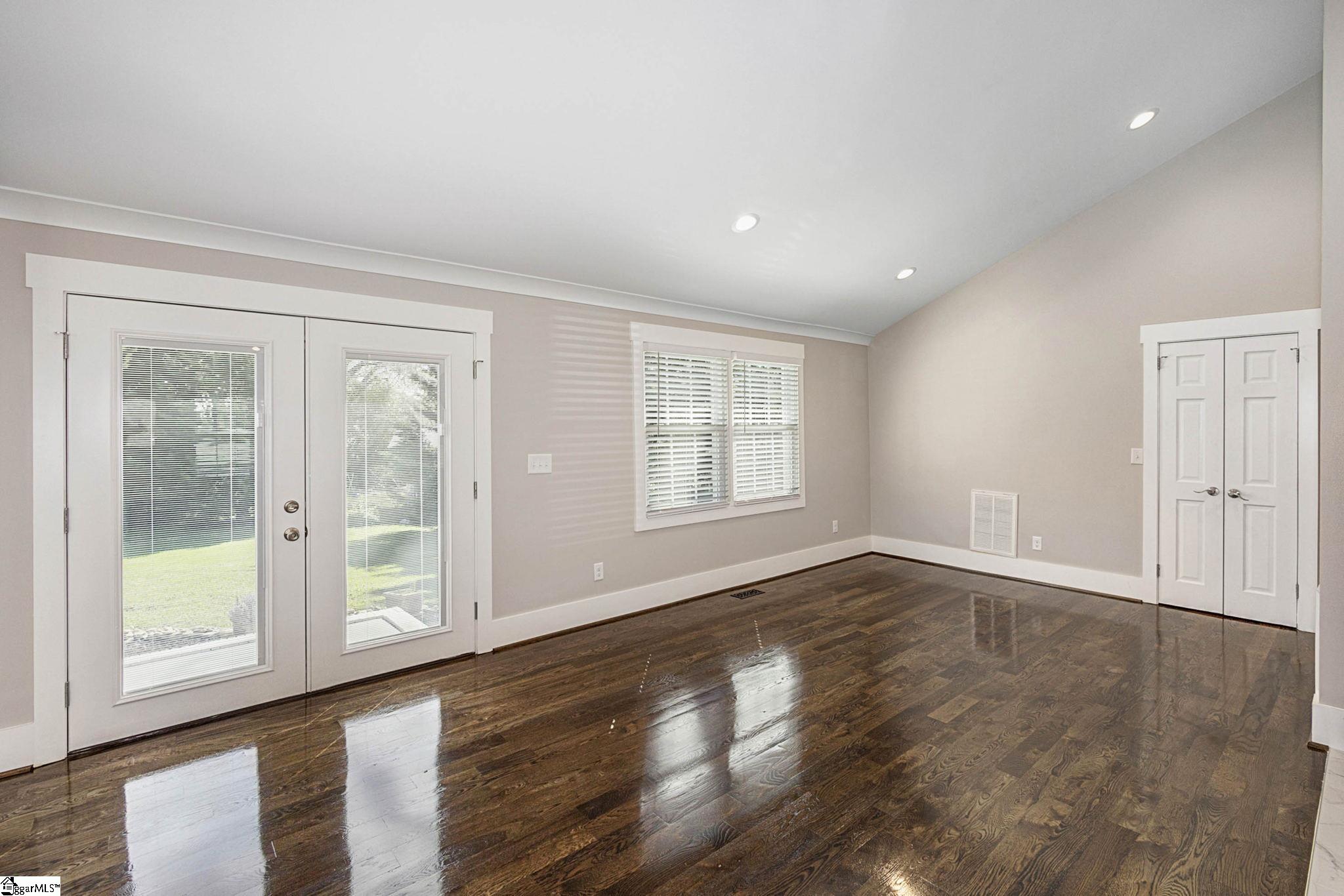 201 Rollingreen Road Greenville, SC 29615 - Photo 15 of 36 Gallery Image 15